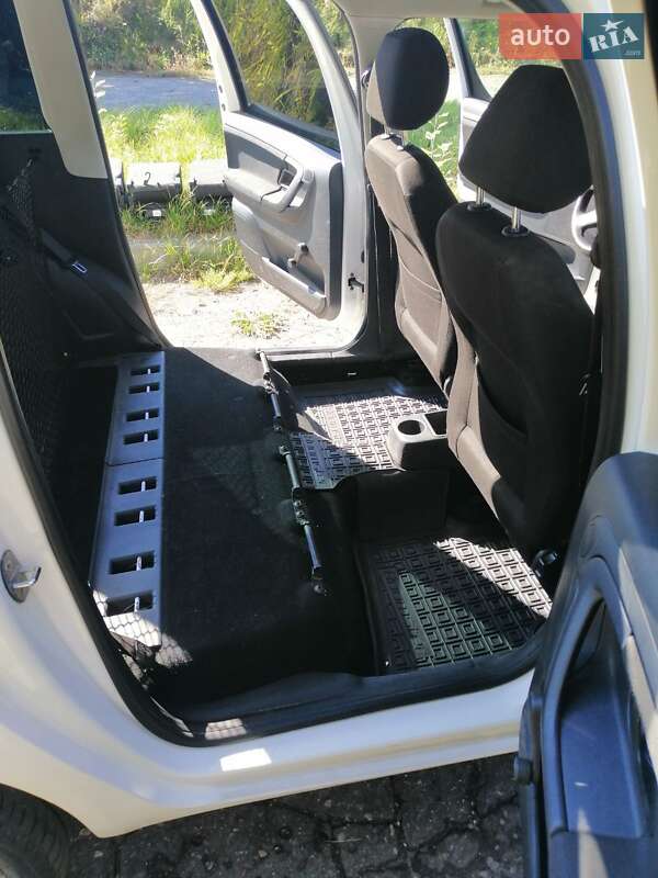 Мікровен Skoda Roomster 2010 в Чернігові