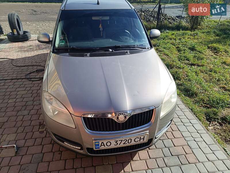 Микровэн Skoda Roomster 2006 в 