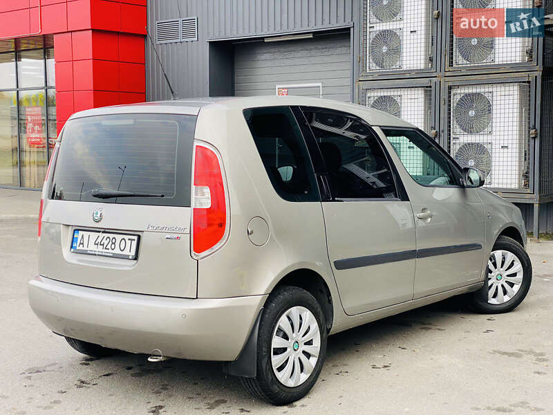Микровэн Skoda Roomster 2011 в Днепре