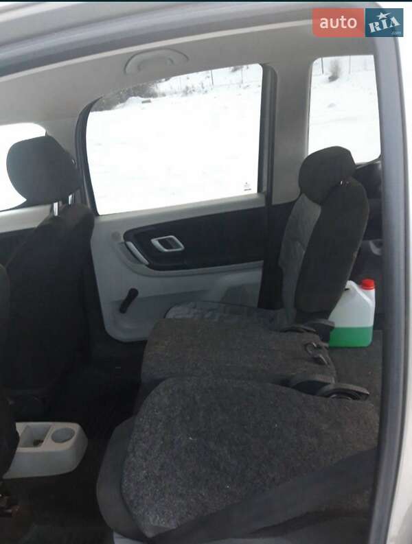 Мікровен Skoda Roomster 2008 в Сваляві