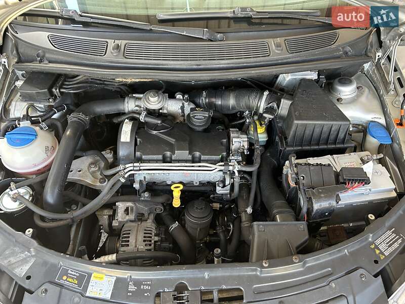 Микровэн Skoda Roomster 2008 в Веселинове