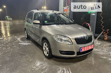 Микровэн Skoda Roomster 2009 в Луцке