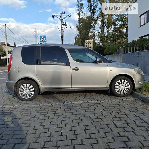 Микровэн Skoda Roomster 2010 в Киеве