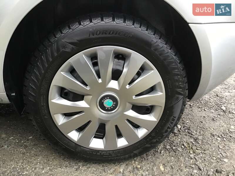 Мікровен Skoda Roomster 2010 в Борщеві