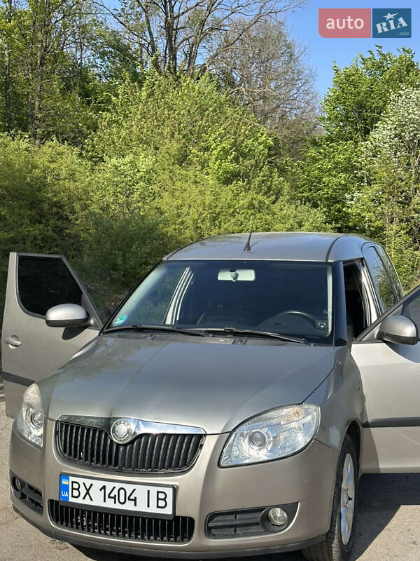 Микровэн Skoda Roomster 2006 в 