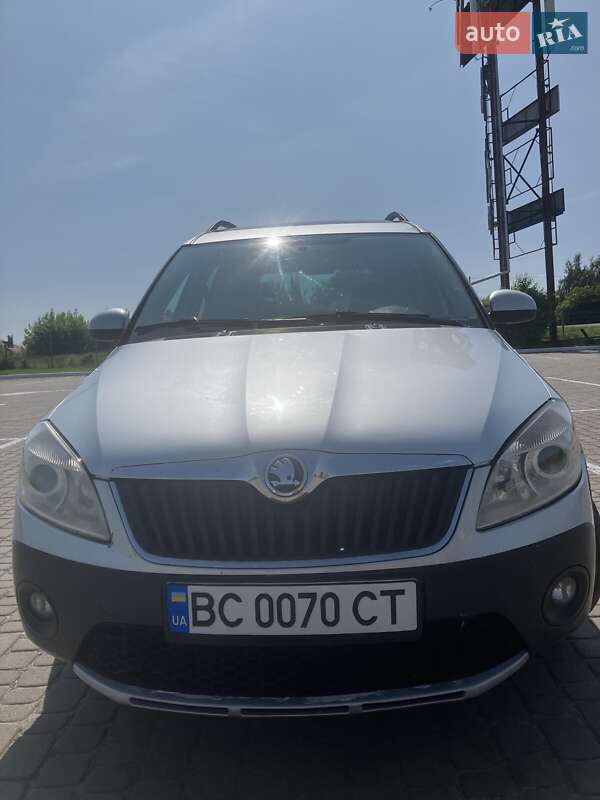 Микровэн Skoda Roomster 2012 в Львове