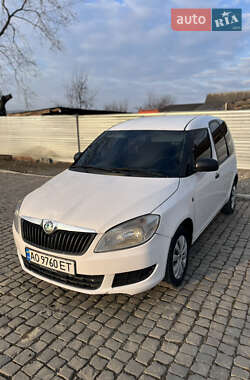Микровэн Skoda Roomster 2012 в Тячеве