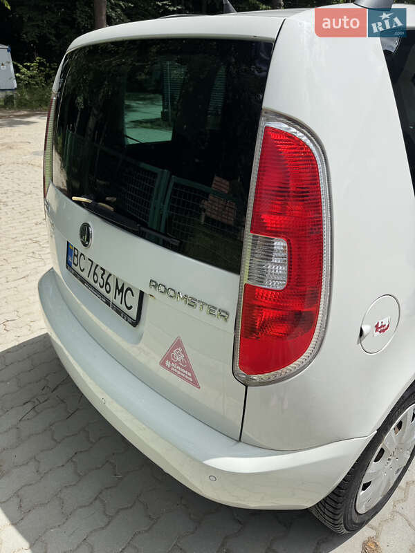 Микровэн Skoda Roomster 2013 в Львове