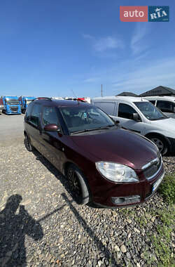 Микровэн Skoda Roomster 2009 в 