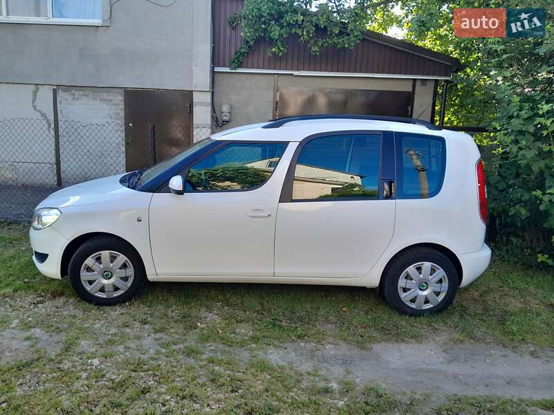 Микровэн Skoda Roomster 2014 в Киеве