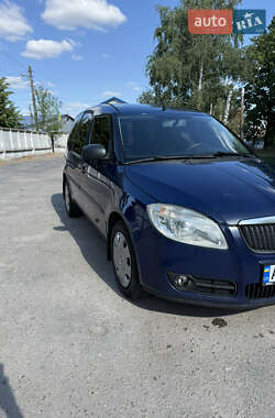 Микровэн Skoda Roomster 2009 в 