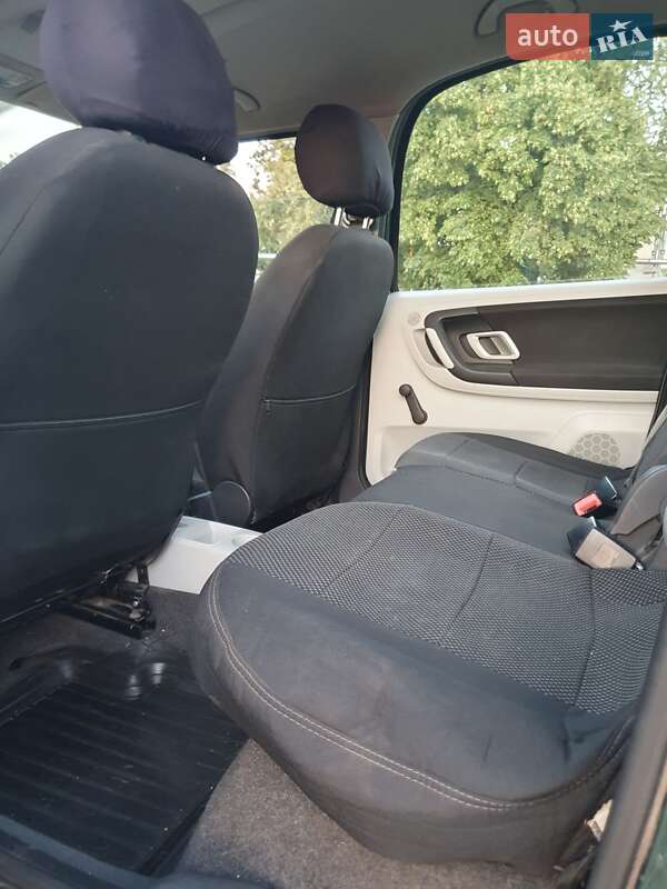 Микровэн Skoda Roomster 2006 в Изюме