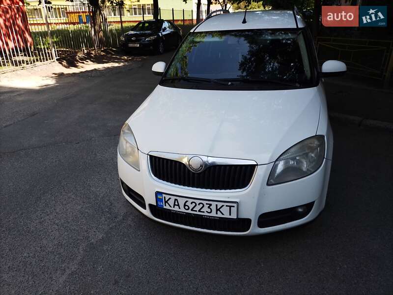 Микровэн Skoda Roomster 2008 в Киеве