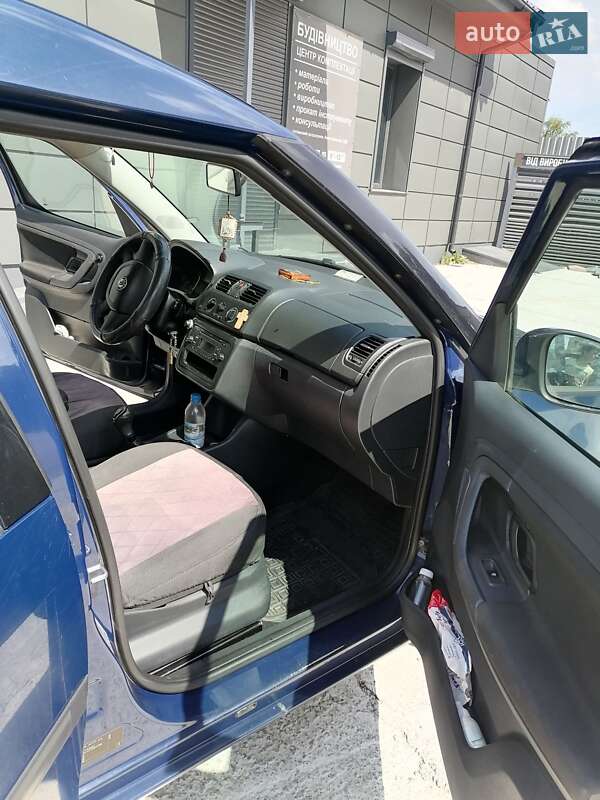 Микровэн Skoda Roomster 2012 в Коростене