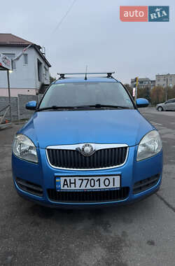 Микровэн Skoda Roomster 2009 в 