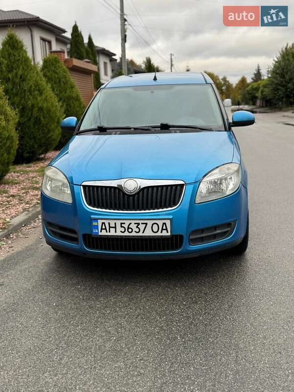 Микровэн Skoda Roomster 2008 в 