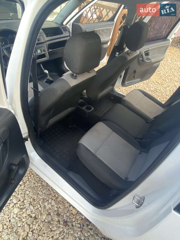 Микровэн Skoda Roomster 2011 в Черноморске фото 10 Микровэн Skoda Roomster 2011 в Черноморске