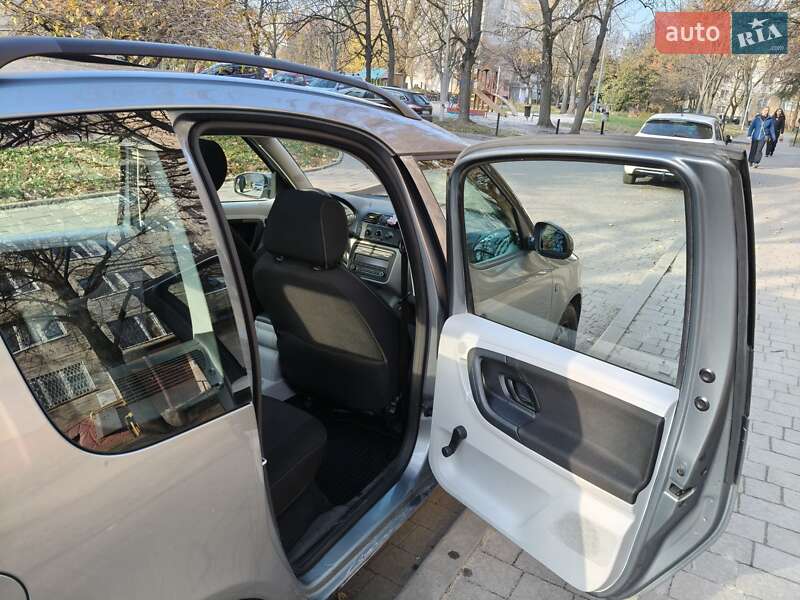 Микровэн Skoda Roomster 2010 в Львове фото 6 Микровэн Skoda Roomster 2010 в Львове