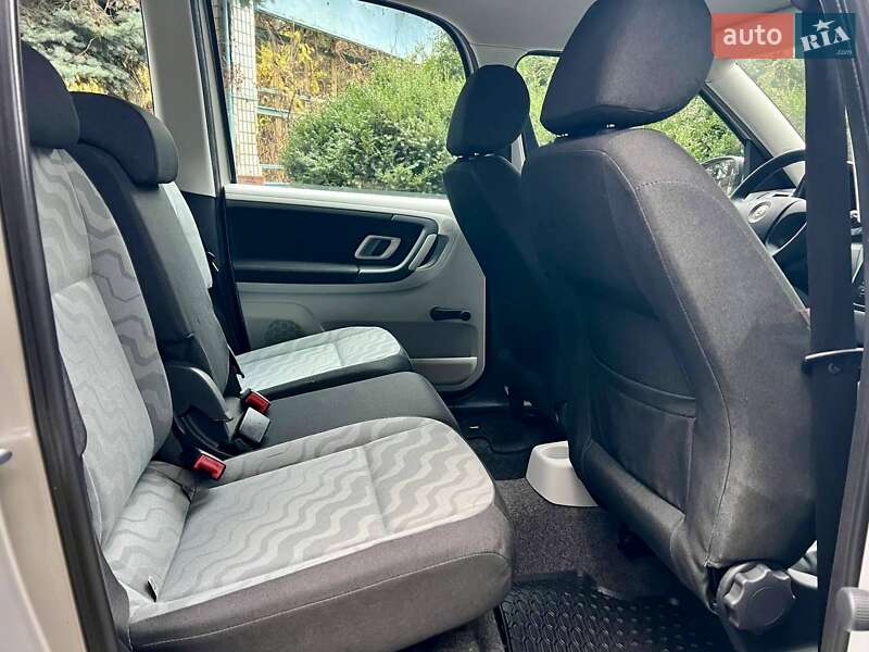 Микровэн Skoda Roomster 2008 в Умани фото 59 Микровэн Skoda Roomster 2008 в Умани