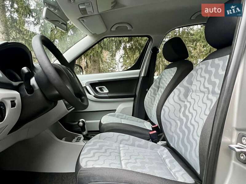 Микровэн Skoda Roomster 2008 в Умани фото 70 Микровэн Skoda Roomster 2008 в Умани