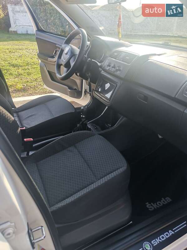 Микровэн Skoda Roomster 2010 в Великом Дальнике