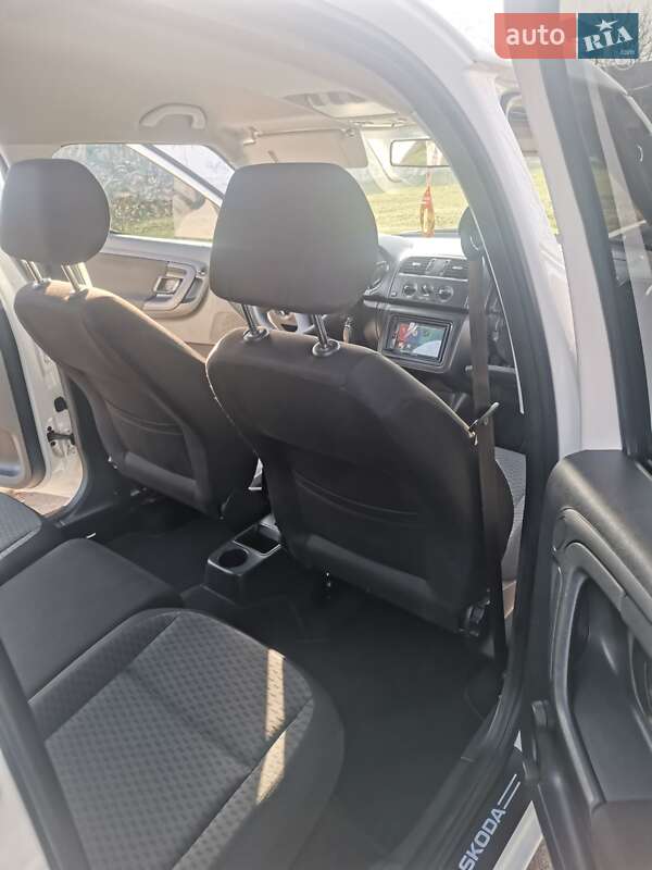 Микровэн Skoda Roomster 2010 в Великом Дальнике