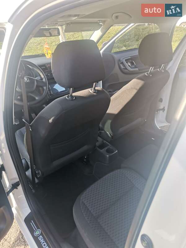 Микровэн Skoda Roomster 2010 в Великом Дальнике