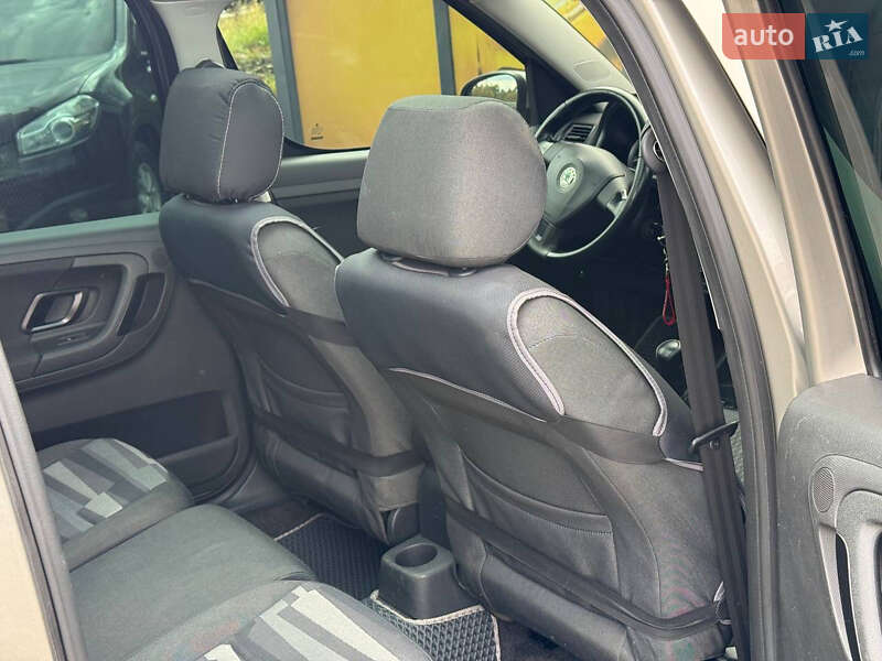 Мікровен Skoda Roomster 2006 в Стрию