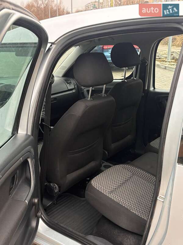 Микровэн Skoda Roomster 2010 в Львове