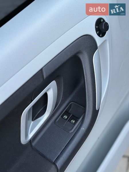 Микровэн Skoda Roomster 2006 в Ужгороде