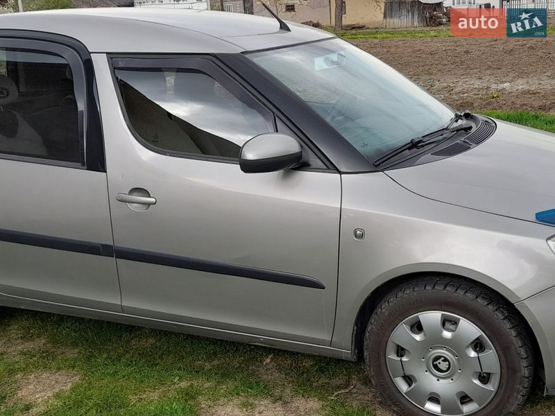 Микровэн Skoda Roomster 2008 в Городенке
