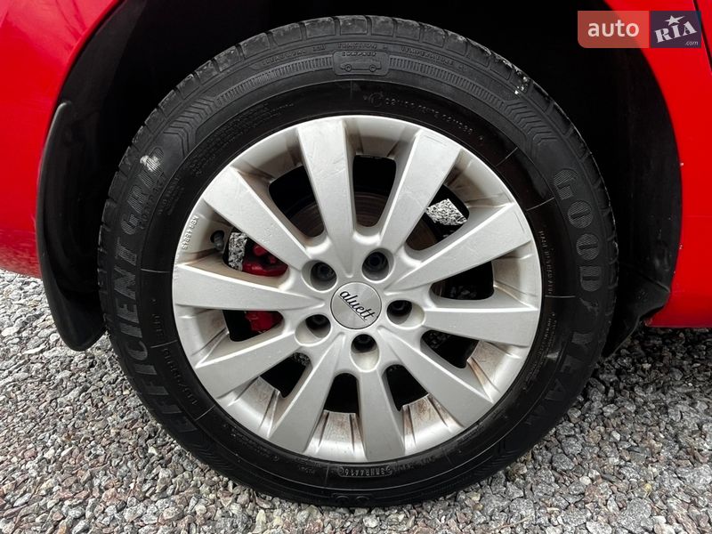 Хэтчбек Skoda Spaceback 2015 в Львове