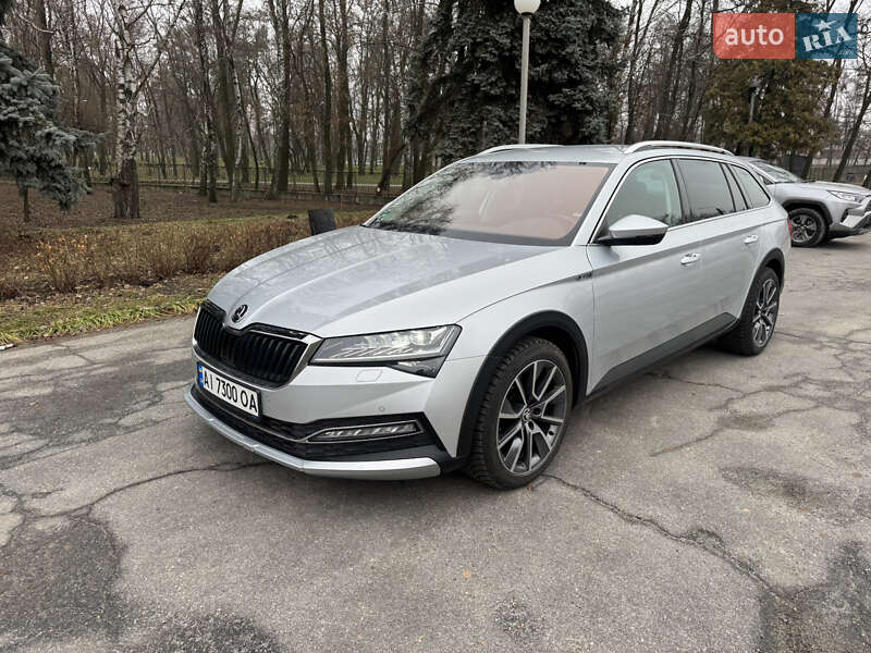 Skoda Superb Scout 2019