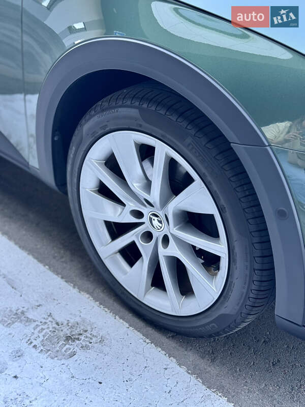Универсал Skoda Superb Scout 2019 в Киеве фото 11 Универсал Skoda Superb Scout 2019 в Киеве