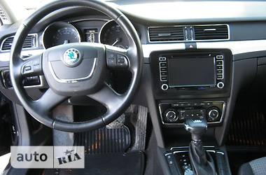 Седан Skoda Superb 2010 в 