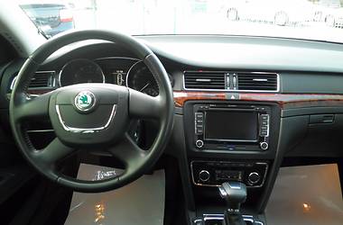 Седан Skoda Superb 2012 в 