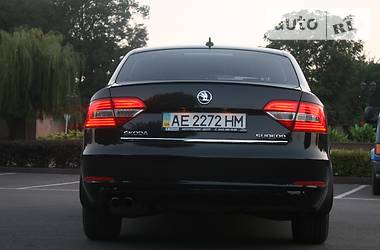 Лифтбек Skoda Superb 2013 в 