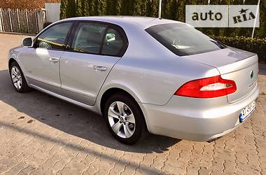 Седан Skoda Superb 2012 в Ивано-Франковске