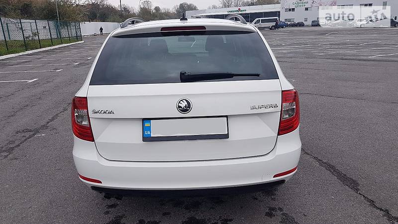 Универсал Skoda Superb 2014 в Ужгороде