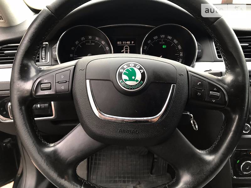 Седан Skoda Superb 2012 в Києві