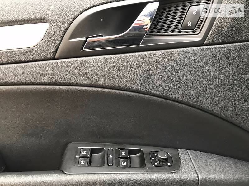 Седан Skoda Superb 2012 в Києві