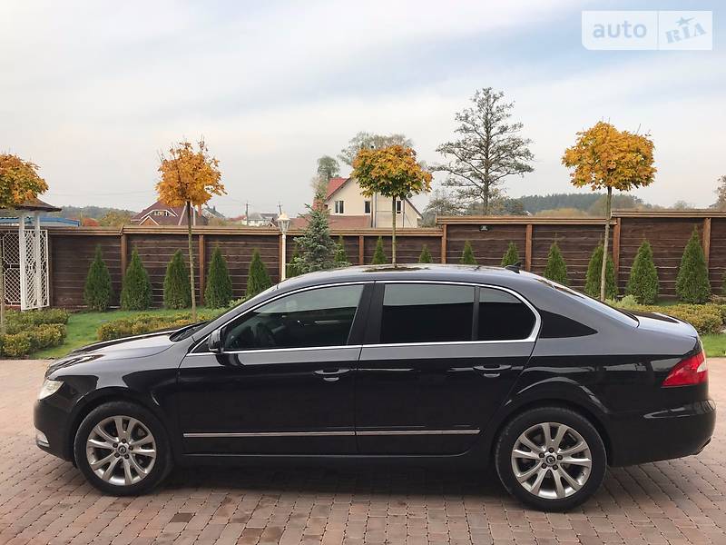 Седан Skoda Superb 2012 в Києві