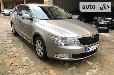 Седан Skoda Superb 2011 в Тячеве