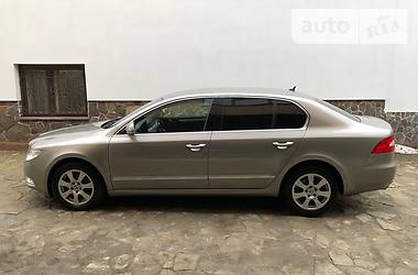 Седан Skoda Superb 2011 в Тячеве