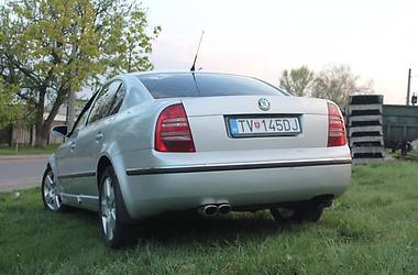 Седан Skoda Superb 2004 в Києві