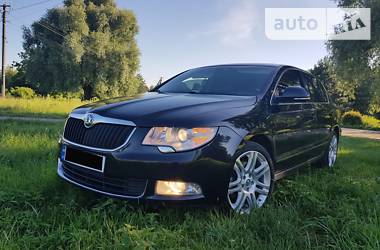 Седан Skoda Superb 2010 в Львове