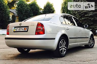 Седан Skoda Superb 2007 в Днепре