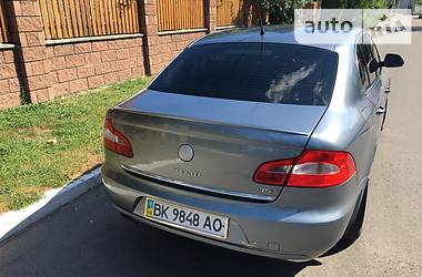 Седан Skoda Superb 2008 в Ровно