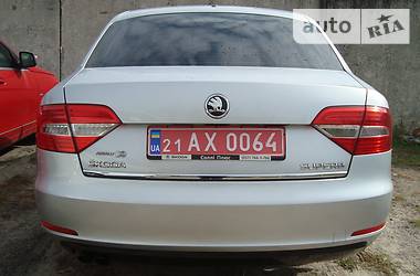 Седан Skoda Superb 2014 в Харькове