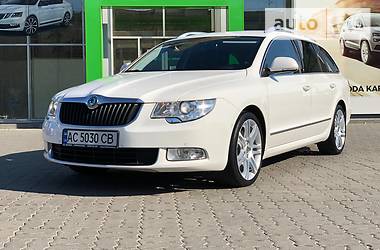 Универсал Skoda Superb 2011 в Луцке